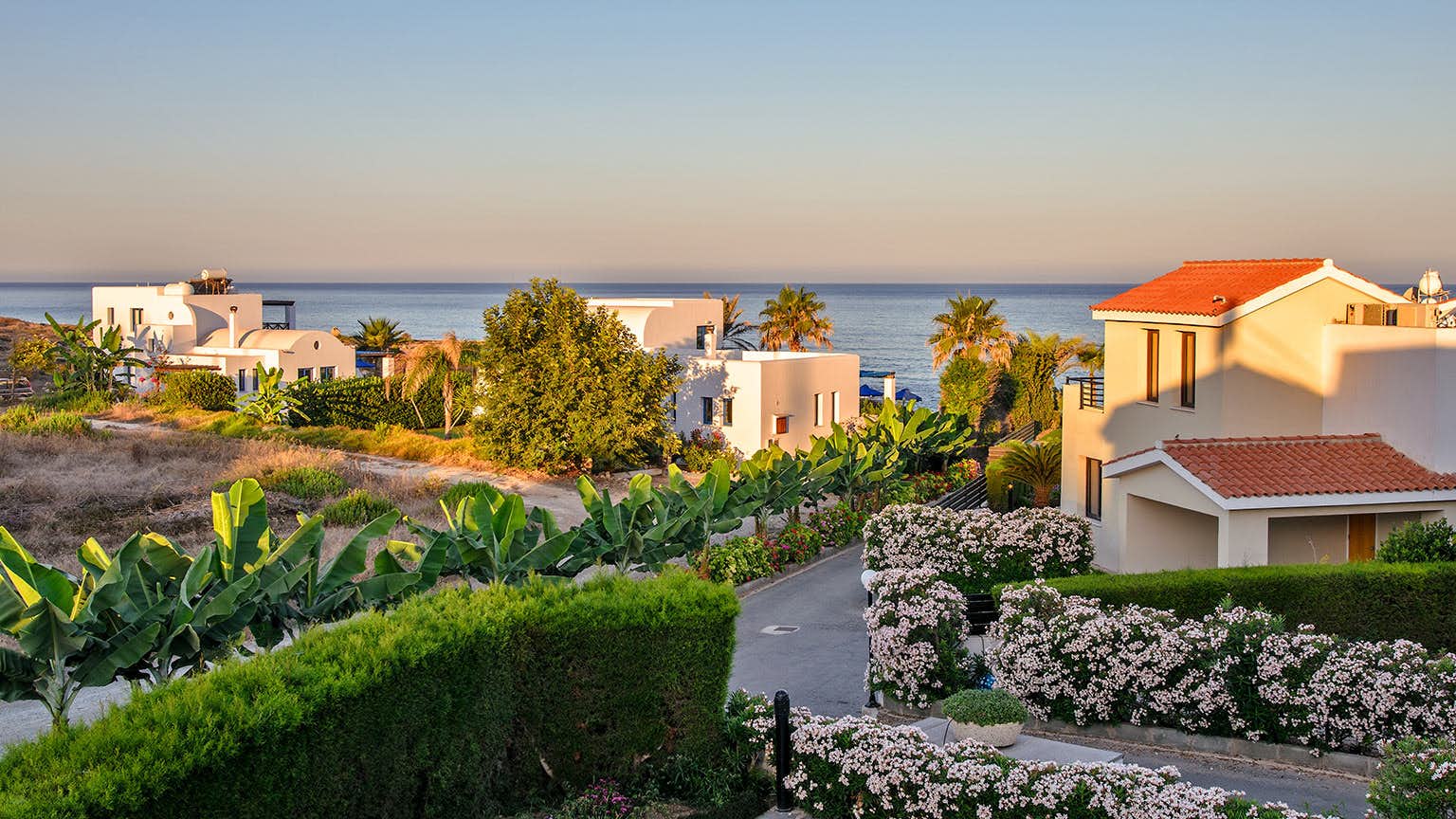 3 ways to get Cyprus permanent residence and move to the Mediterranean